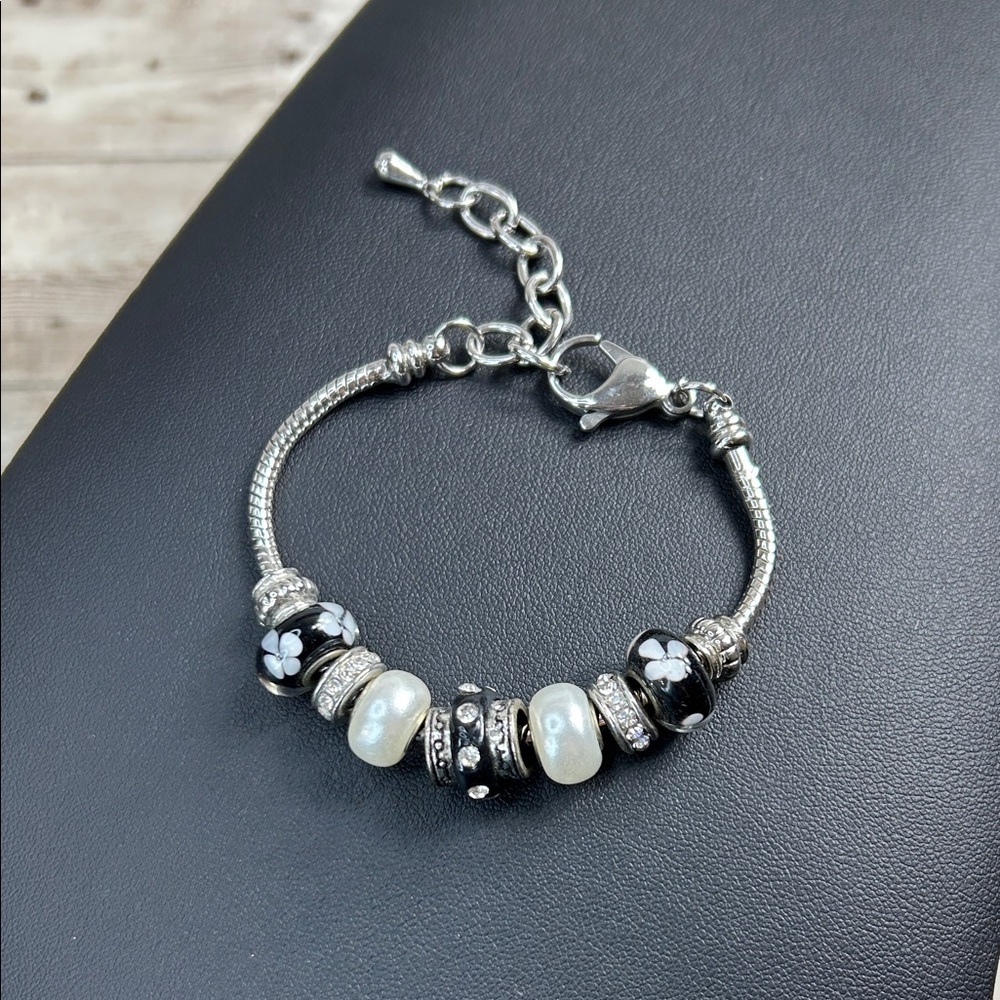 Elegant Silver and Black Slider Charm Beaded Bracelet